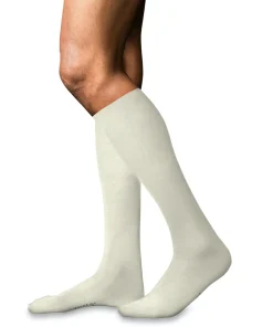 FALKE No. 6 Finest Merino & Silk heren kniekousen, wit (woolwhite)